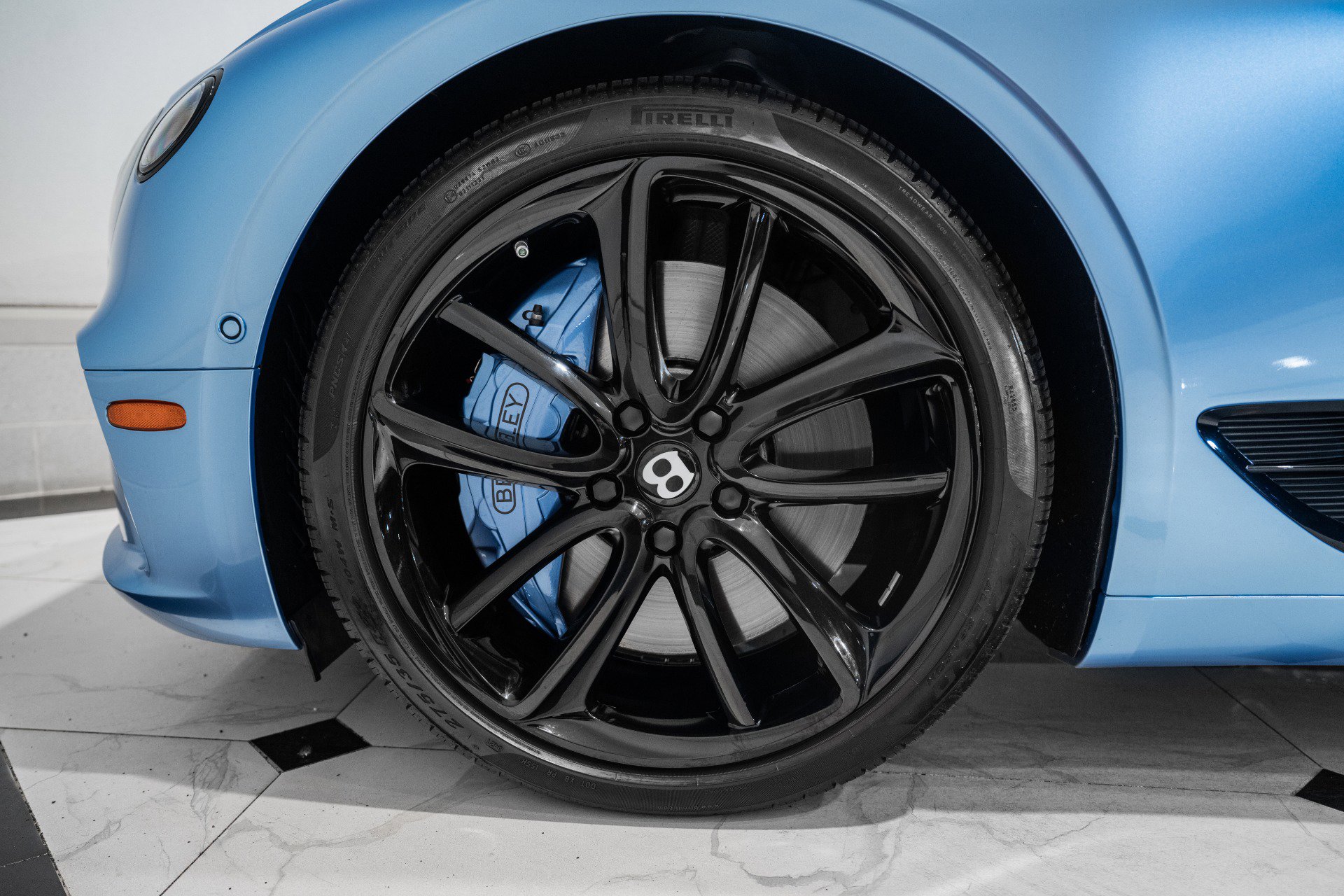 Certified 2022 Bentley Continental GT V8 AWD/4WD image 6