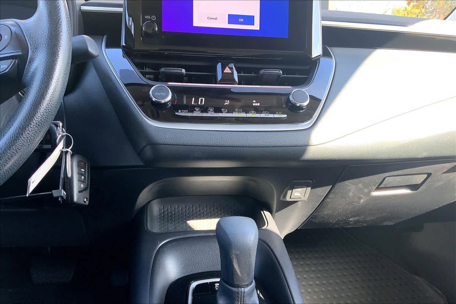 Certified 2025 Toyota Corolla LE image 33