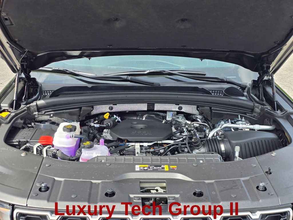 New 2026 Jeep Grand Cherokee L Limited w/ Luxury Tech Group II AWD/4WD image 23