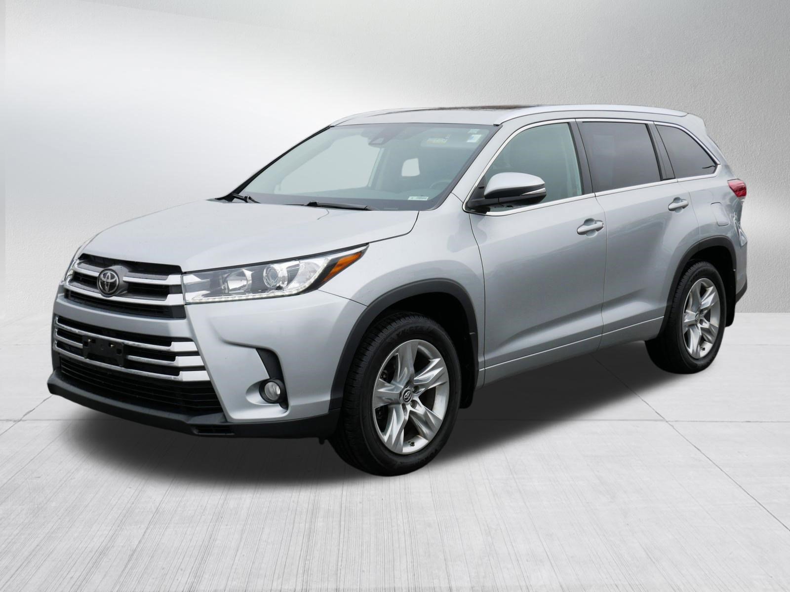 Used 2018 Toyota Highlander Limited image 3