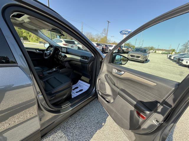 Certified 2022 Ford Escape SEL image 19