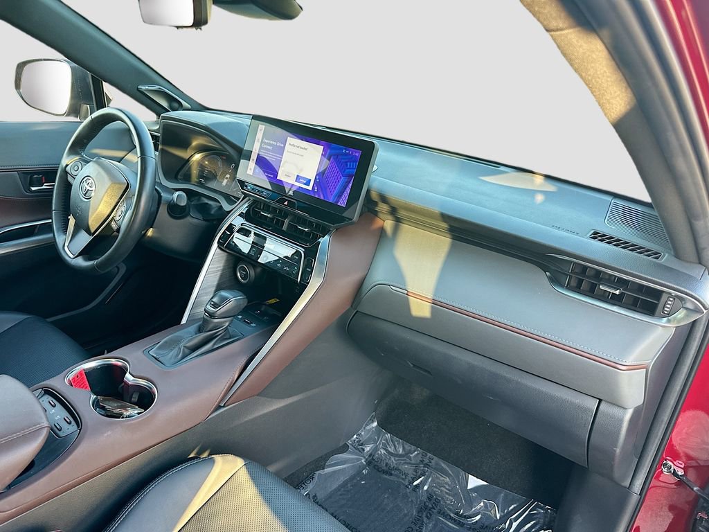 Used 2023 Toyota Venza Limited image 29