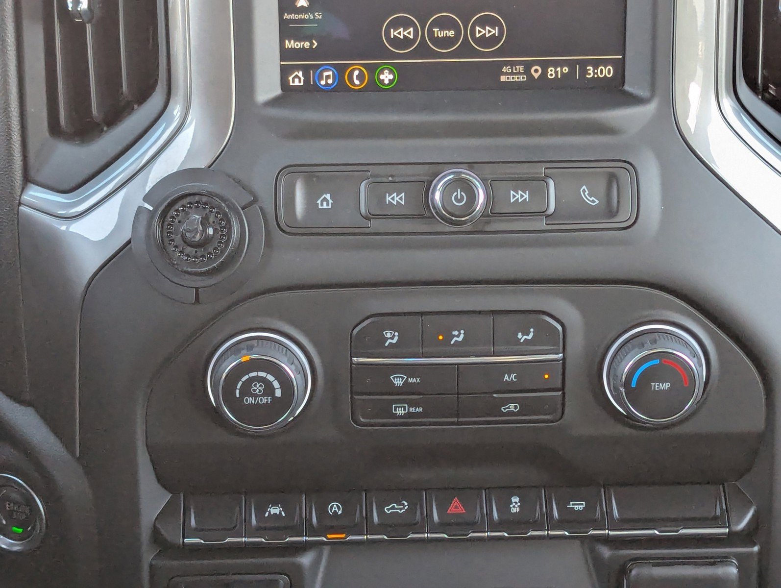 Certified 2024 Chevrolet Silverado 1500 Custom w/ LPO, Dark Essentials Package image 19