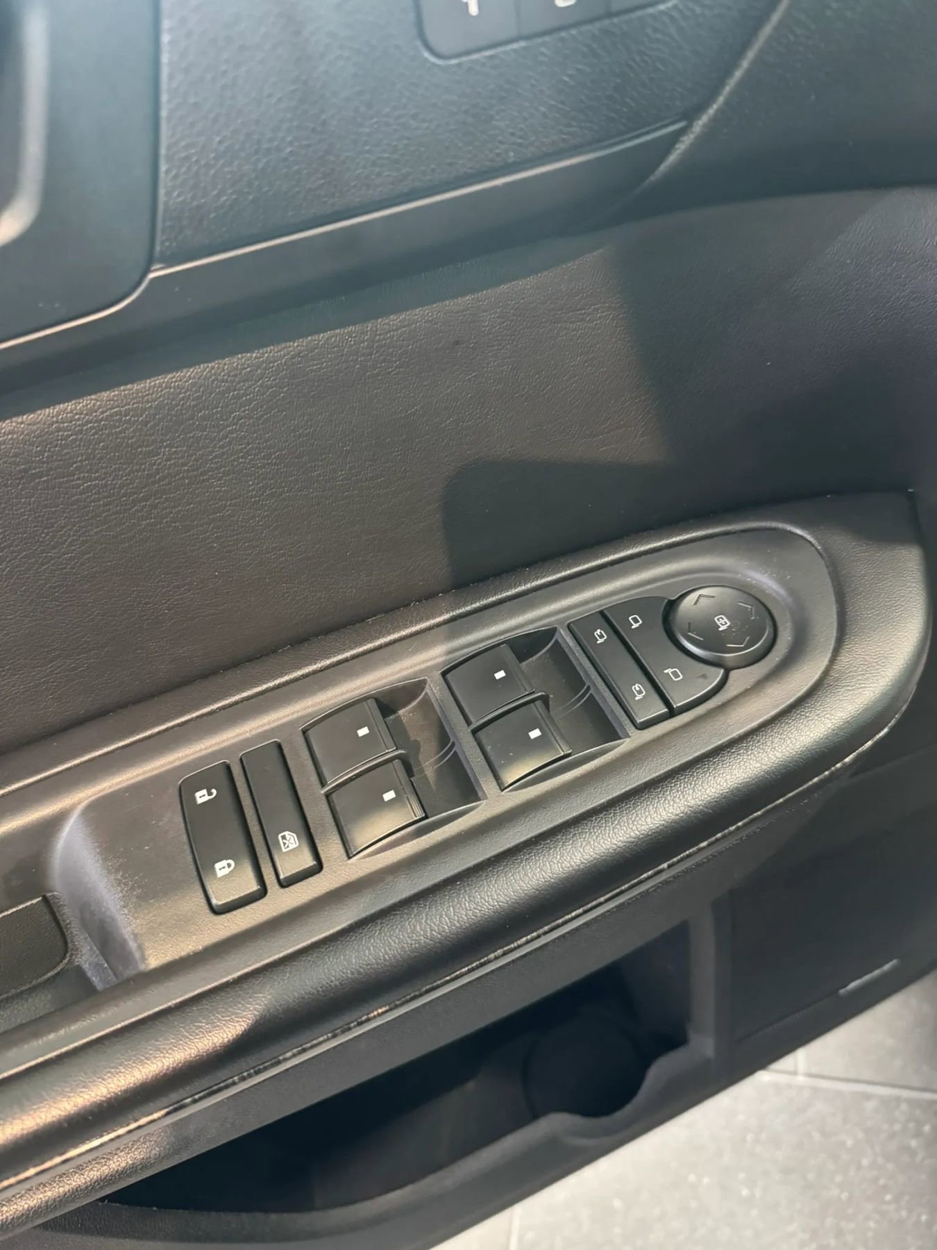 Used 2016 GMC Acadia SLT w/ Premium Edition FWD image 29