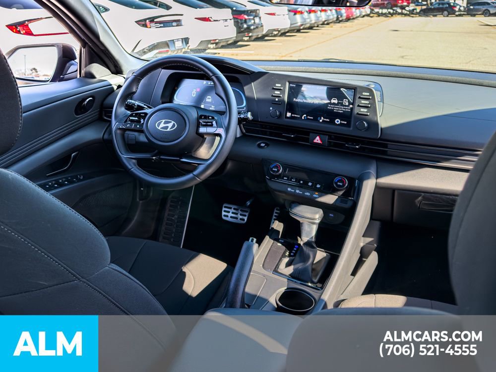 Used 2025 Hyundai Elantra Sport image 17