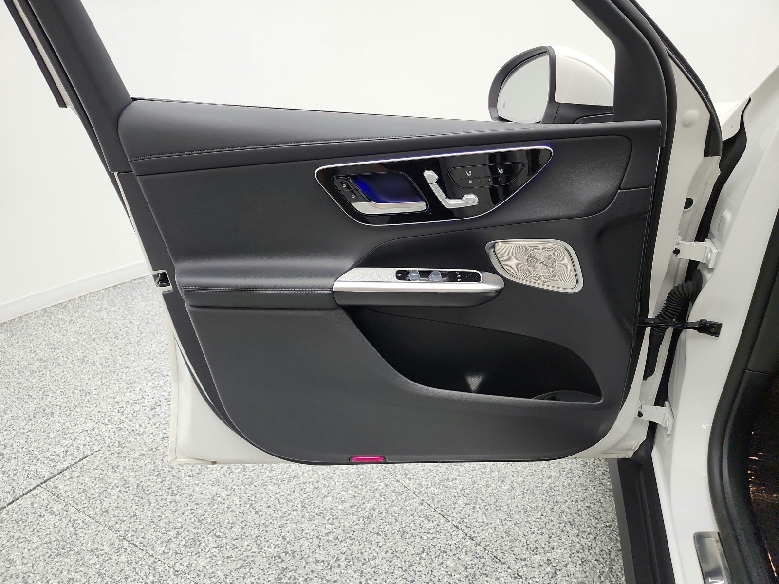 Used 2023 Mercedes-Benz GLC 300 4MATIC image 12
