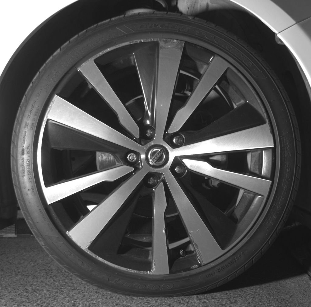 Used 2020 Nissan Altima 2.5 SR w/ Premium Package FWD image 12