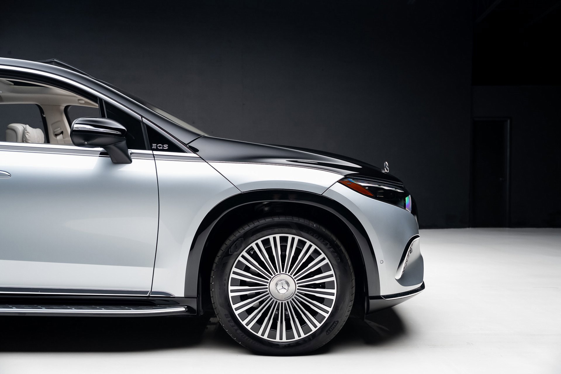 Used 2024 Mercedes-Benz Maybach EQS 680 4MATIC image 39