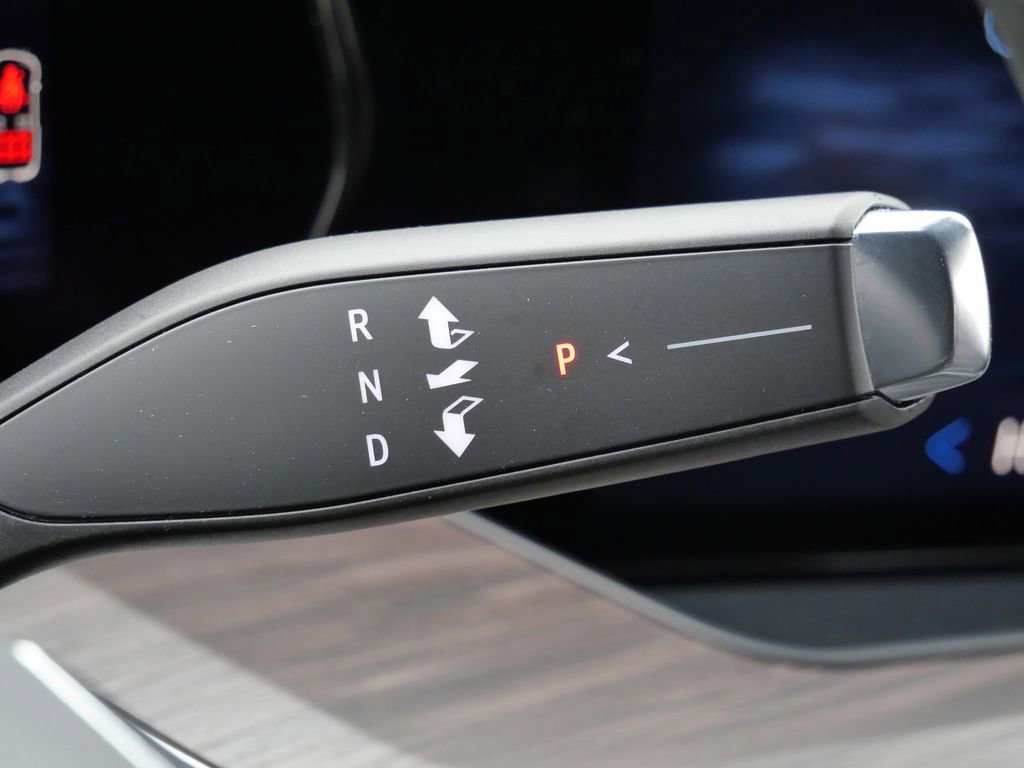 Used 2025 Chevrolet Suburban Z71 image 45