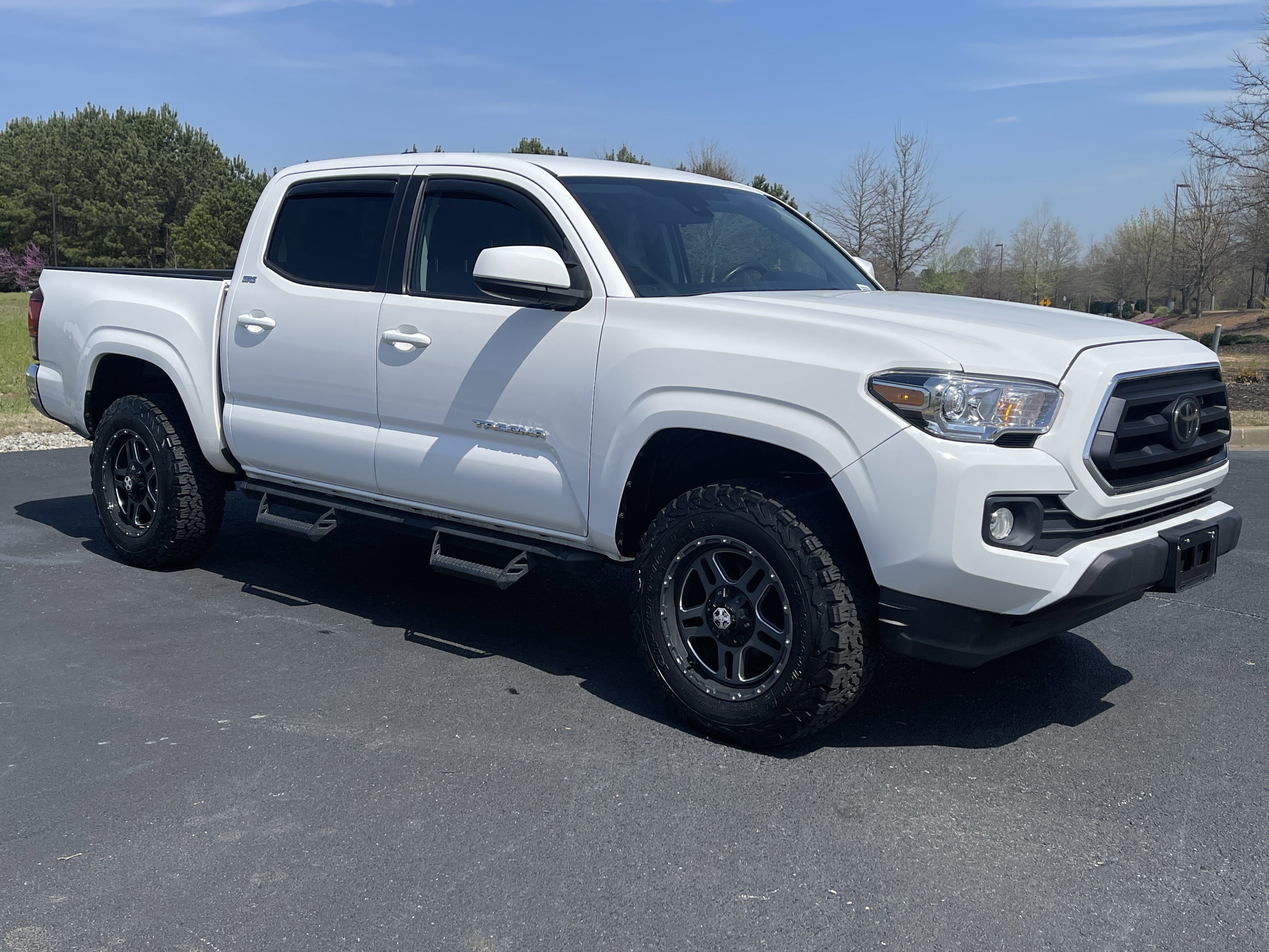 Used 2022 Toyota Tacoma SR5 image 2