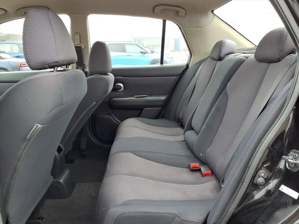 Used 2007 Nissan Versa SL w/ Convenience Pkg image 11