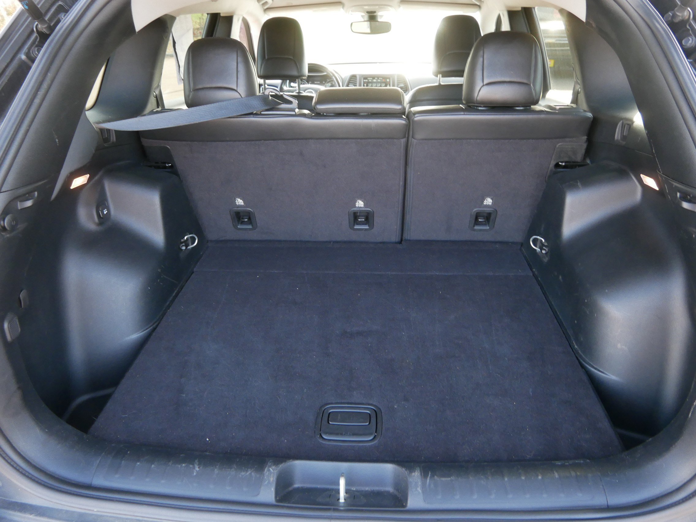 Used 2020 Jeep Cherokee Trailhawk w/ Cold Weather Group image 18