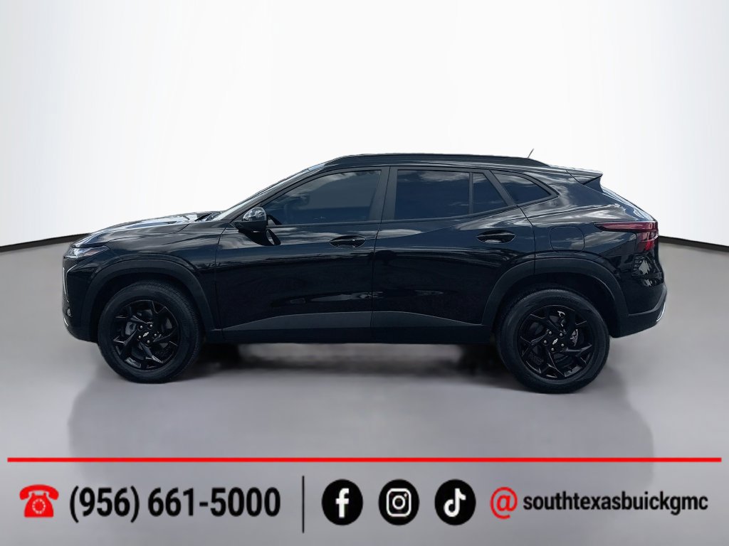 Used 2025 Chevrolet Trax LT w/ Driver Confidence Package FWD image 4