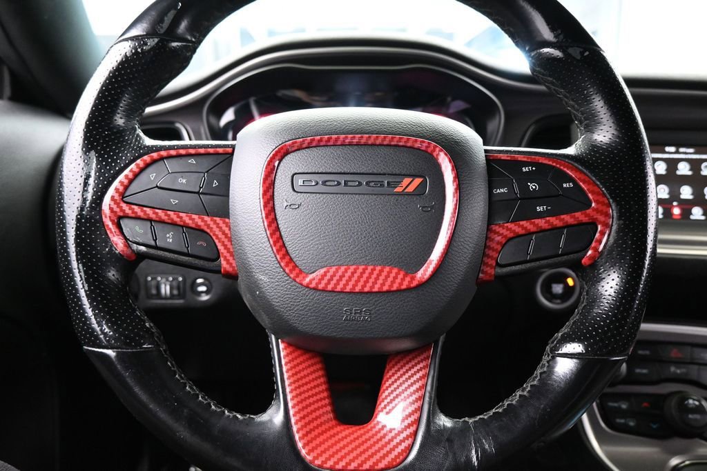 Used 2022 Dodge Challenger SXT w/ Driver Convenience Group RWD image 25