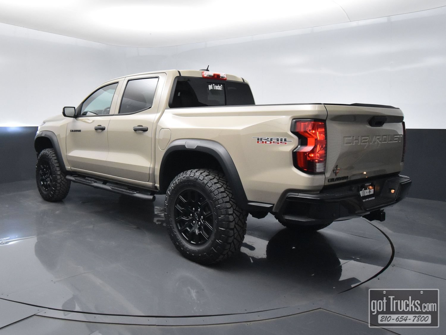 Used 2024 Chevrolet Colorado Trail Boss w/ Advanced Trailering Package AWD/4WD image 5