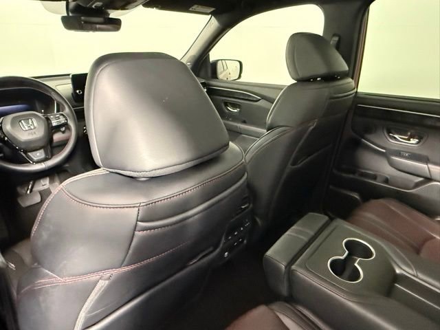 Used 2025 Honda Pilot Black Edition image 36