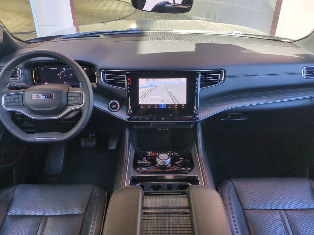 Used 2024 Jeep Wagoneer L Series III w/ Flexible Seating Group image 19