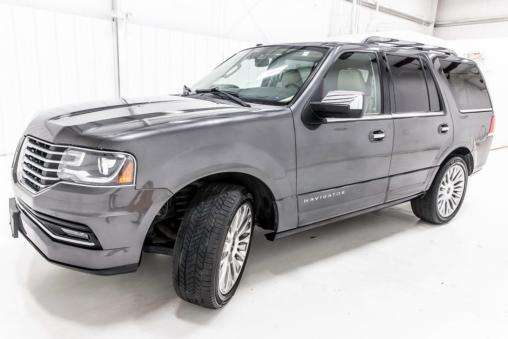 Used 2015 Lincoln Navigator 2WD w/ Equipment Group 101A Reserve image 2
