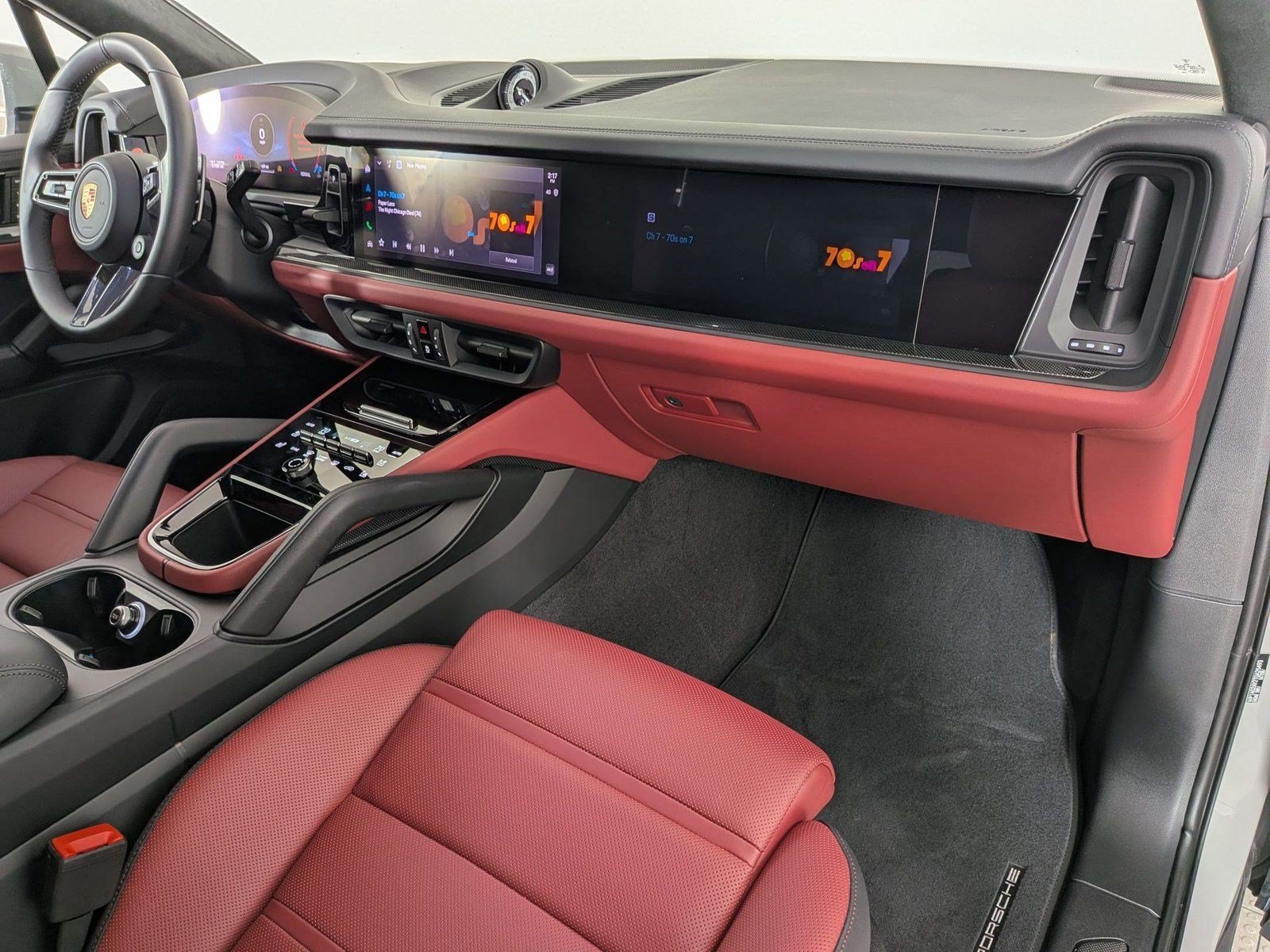 Used 2026 Porsche Cayenne GTS AWD/4WD image 26