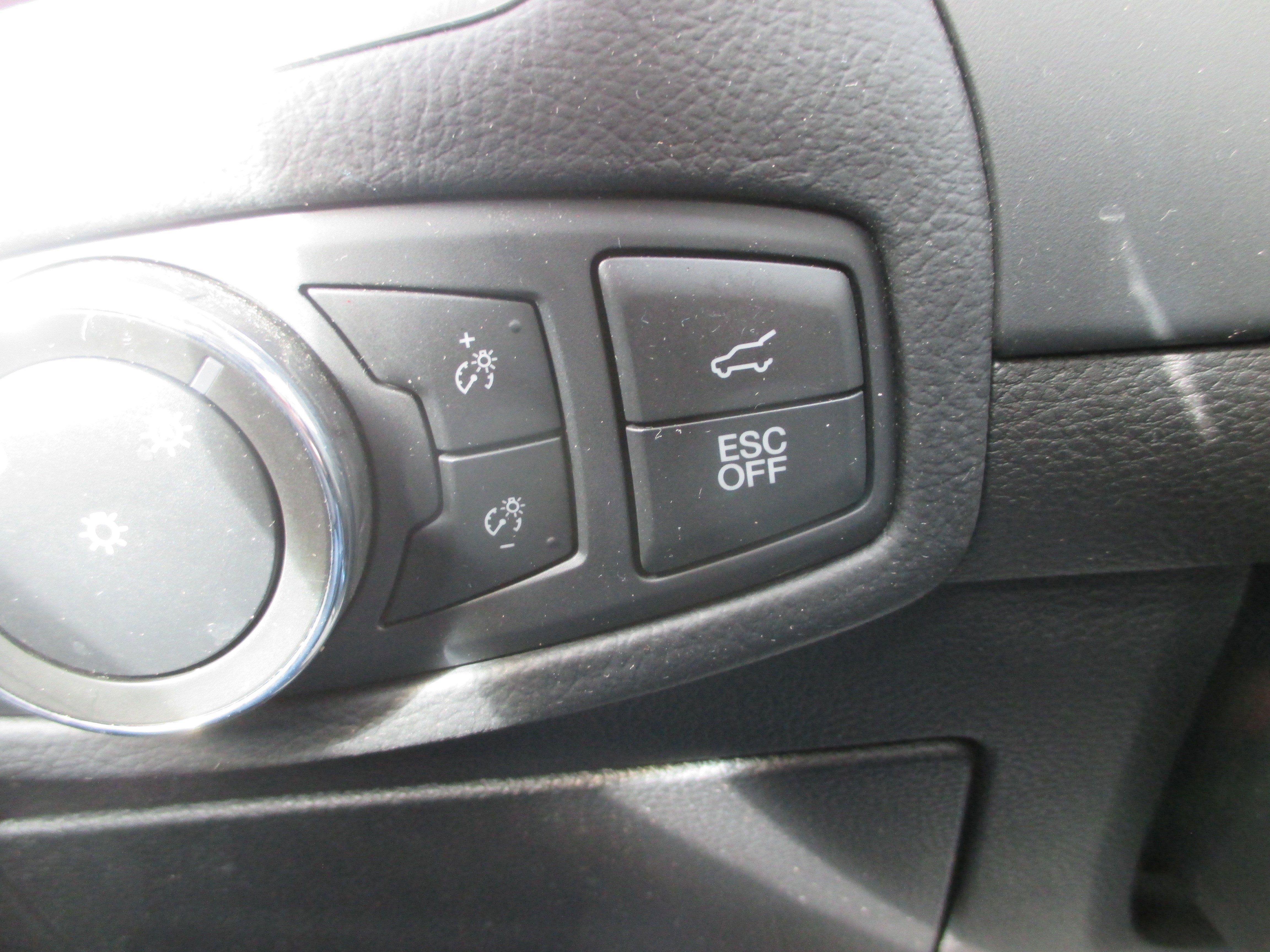 Used 2020 Ford Edge ST image 17