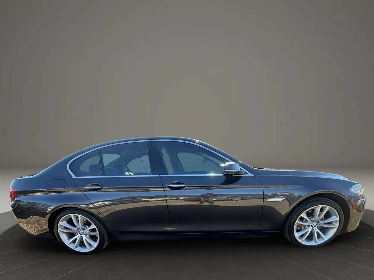 Used 2016 BMW 535i xDrive Sedan AWD/4WD image 4