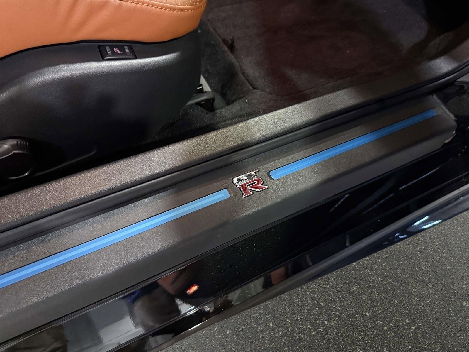 Used 2021 Nissan GT-R Premium image 41