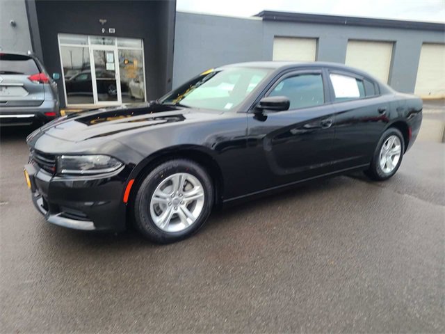 Used 2022 Dodge Charger SXT image 2