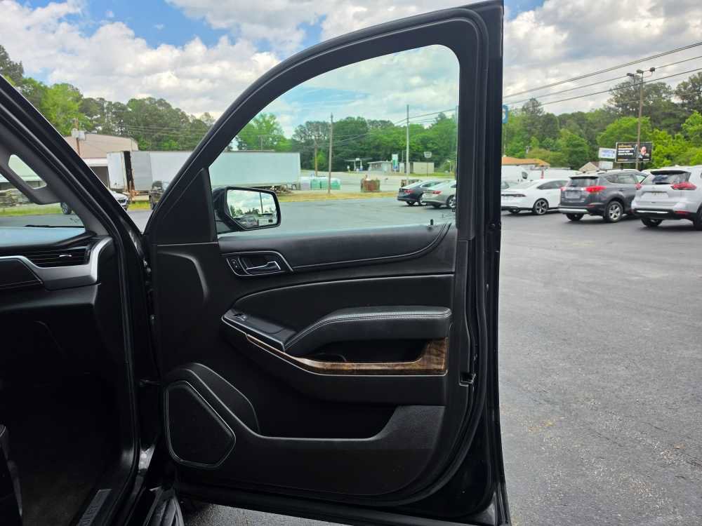 Used 2017 Chevrolet Suburban LT AWD/4WD image 25