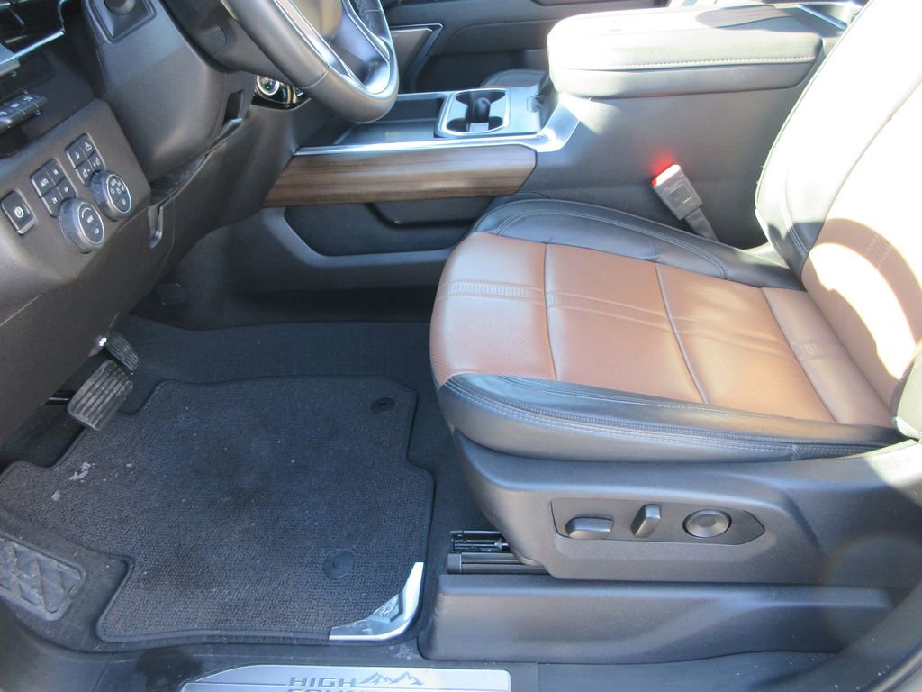 Certified 2025 Chevrolet Silverado 2500 High Country w/ Technology Package AWD/4WD image 25