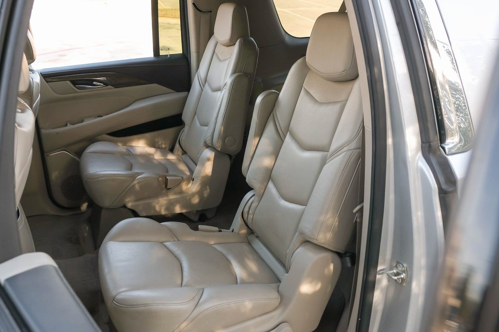 Used 2020 Cadillac Escalade ESV Luxury image 34