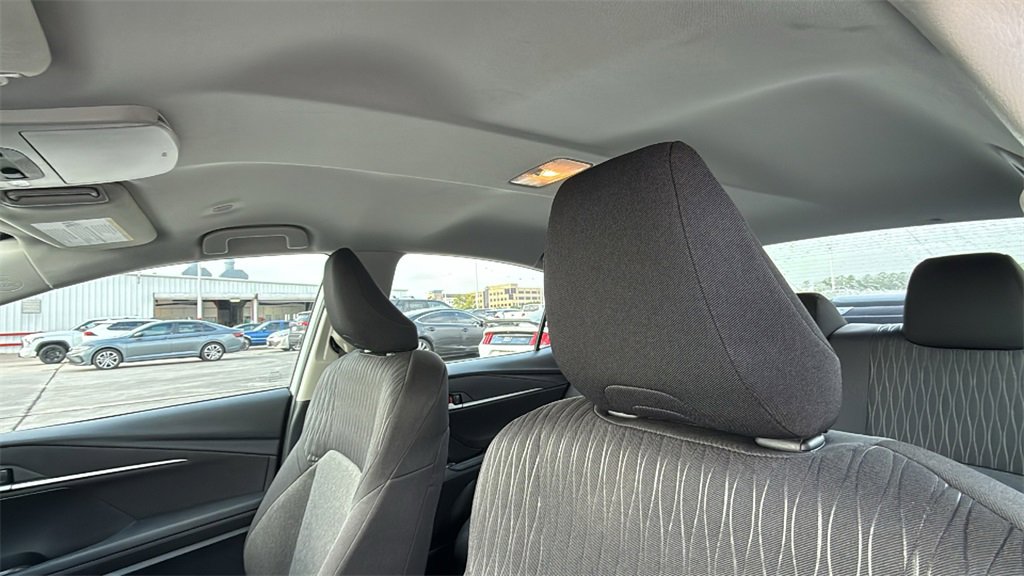 Used 2025 Toyota Camry LE image 14