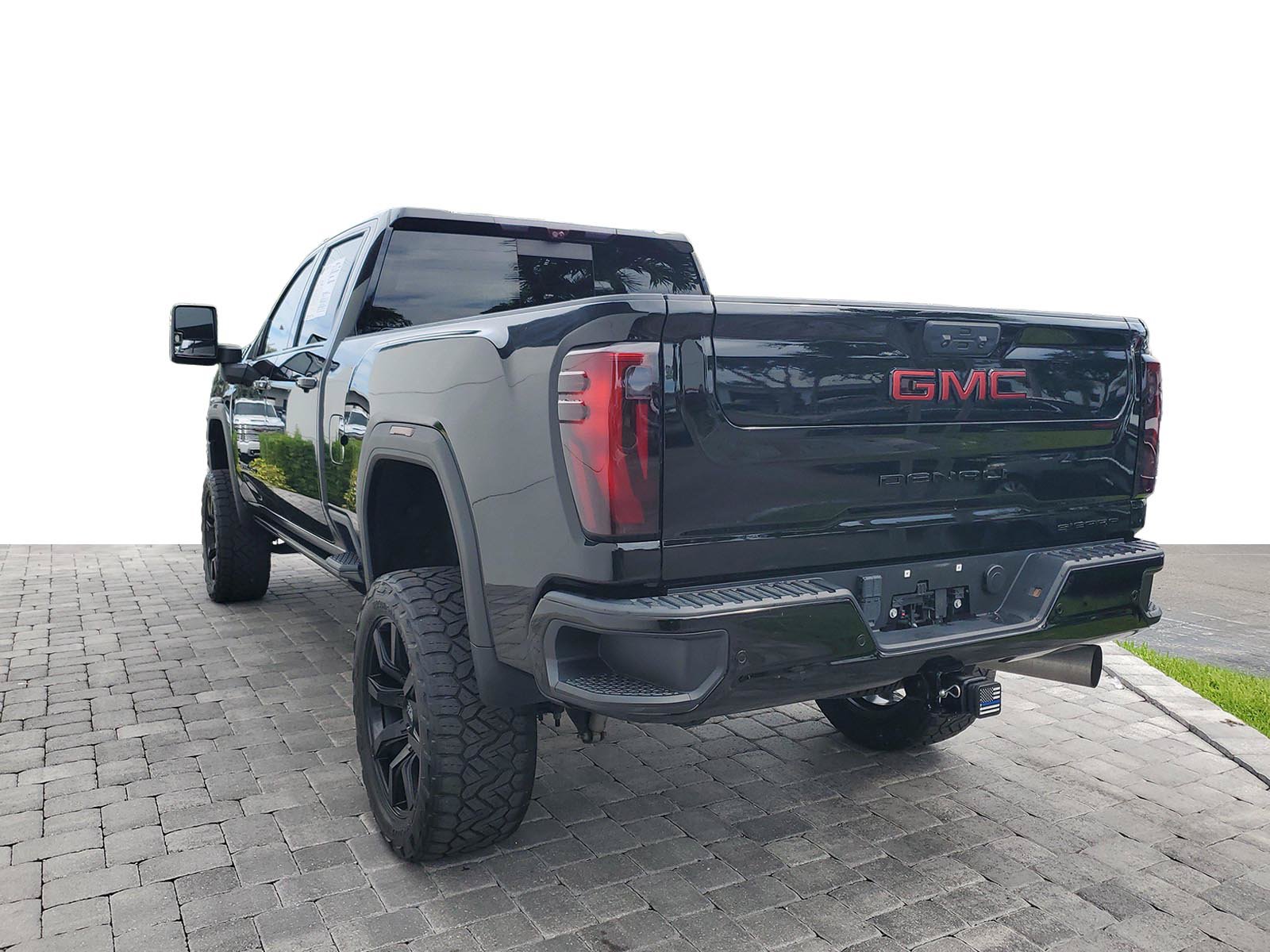 Used 2024 GMC Sierra 2500 Denali w/ Denali Reserve Package AWD/4WD image 4