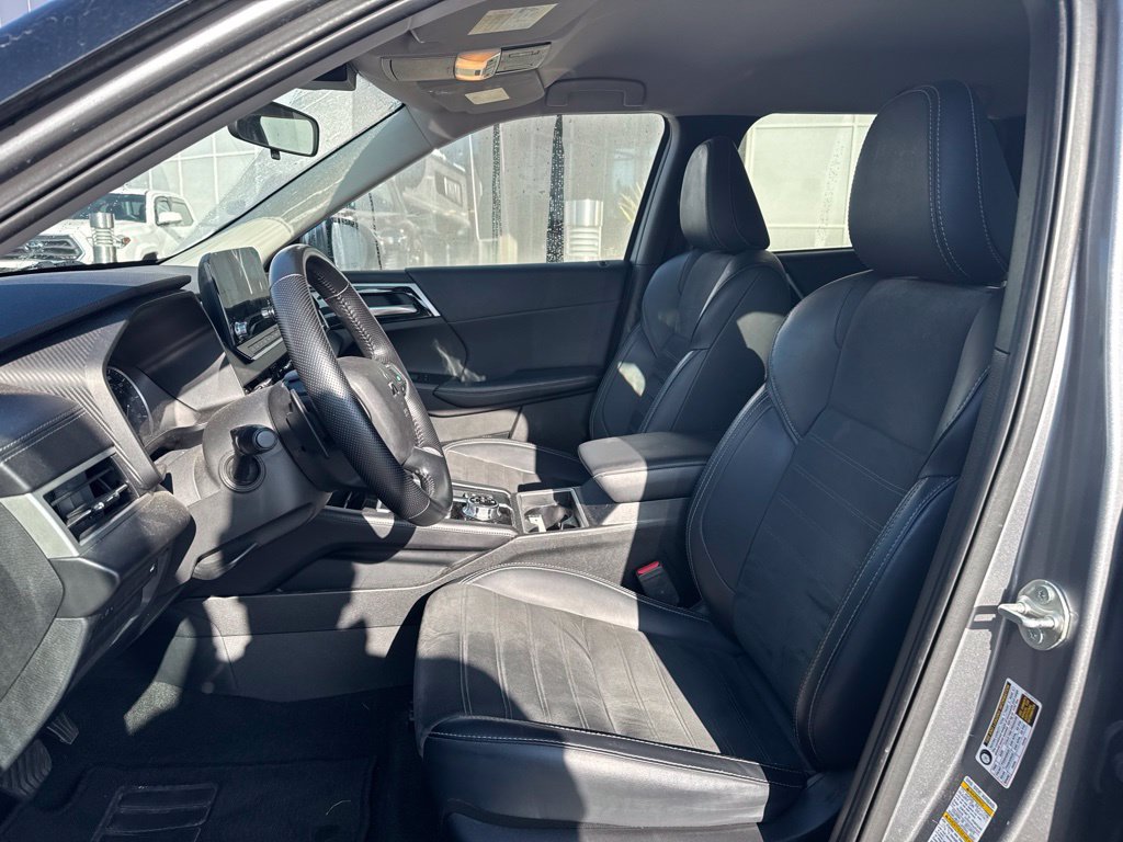 Used 2024 Mitsubishi Outlander SE AWD/4WD image 9