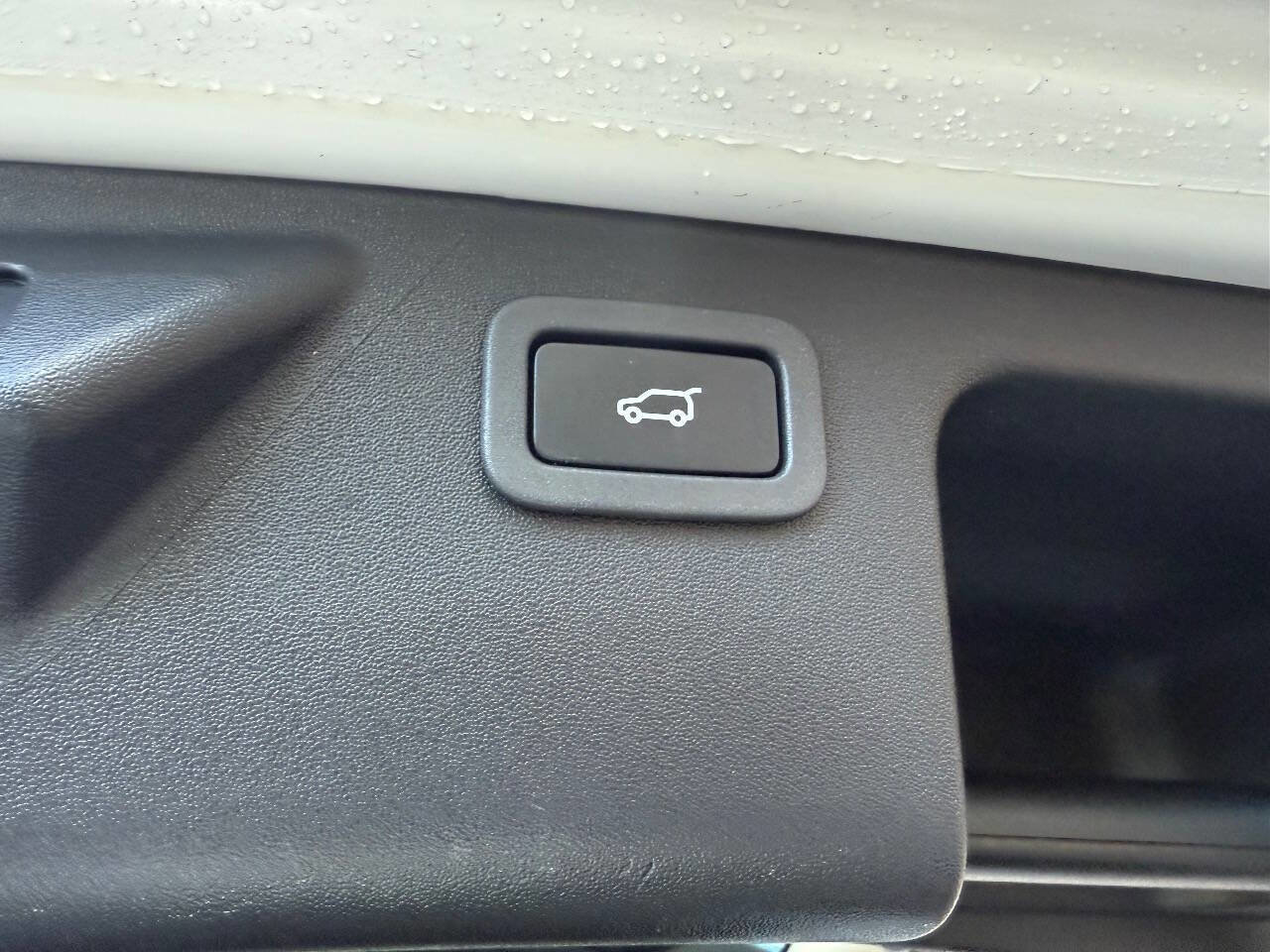 Used 2019 Land Rover Discovery Sport HSE image 21