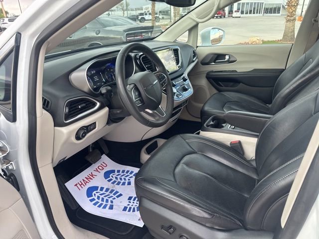 Certified 2022 Chrysler Pacifica Touring-L FWD image 19