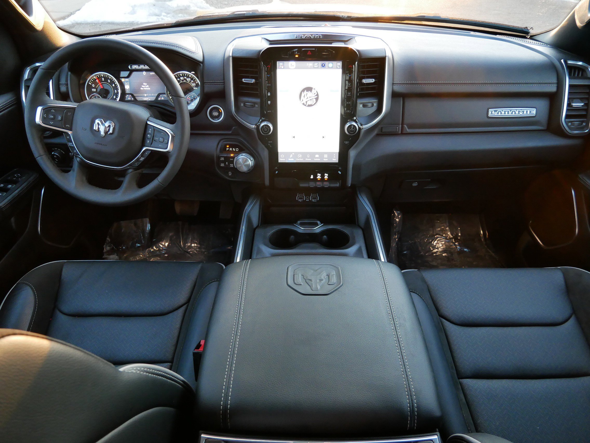 Used 2025 RAM 1500 Laramie image 13