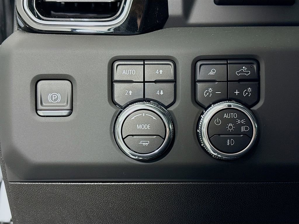 New 2025 GMC Sierra 3500 Denali w/ Denali Reserve Package image 10