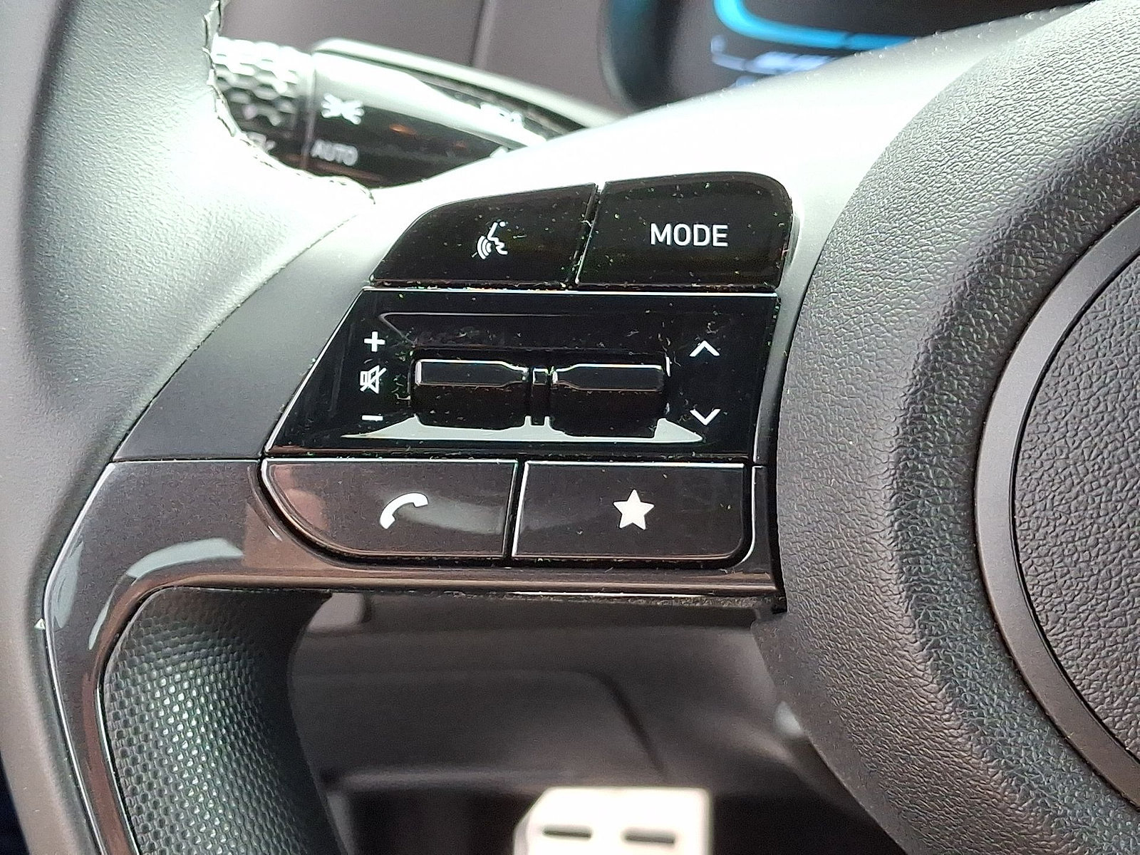 Used 2025 Hyundai Elantra Sport FWD image 23