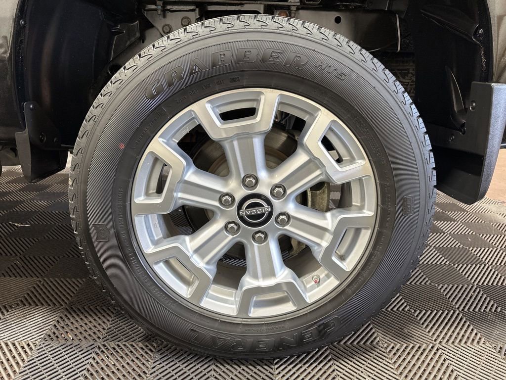 Used 2024 Nissan Titan SV w/ SV Convenience Package image 33