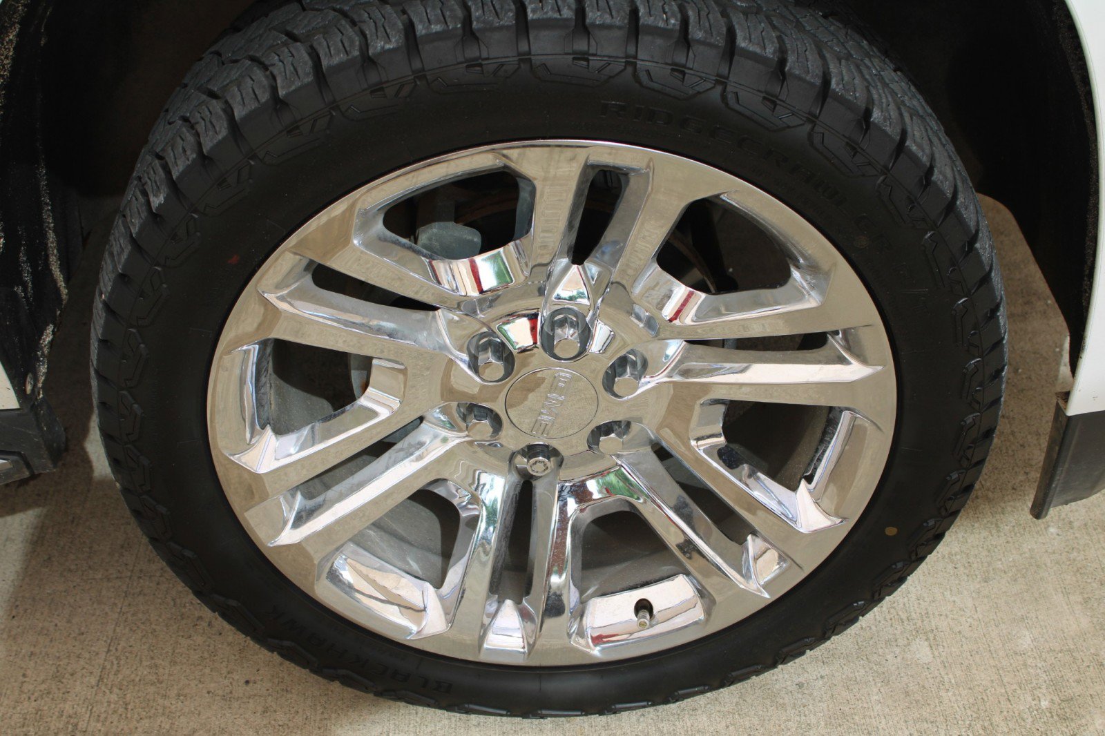 Used 2018 GMC Yukon SLT w/ Premium Edition image 34