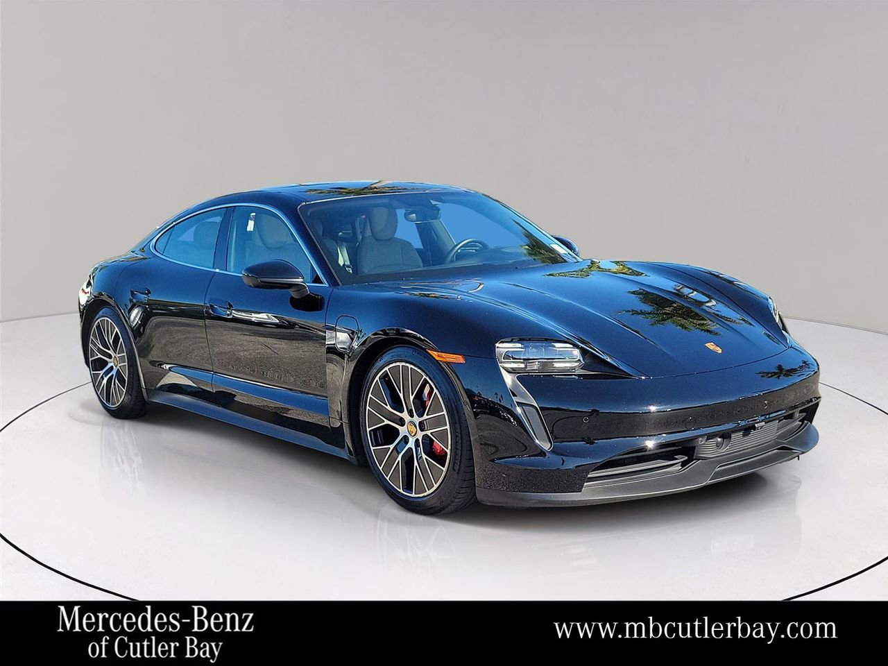 Used 2023 Porsche Taycan 4S image 1
