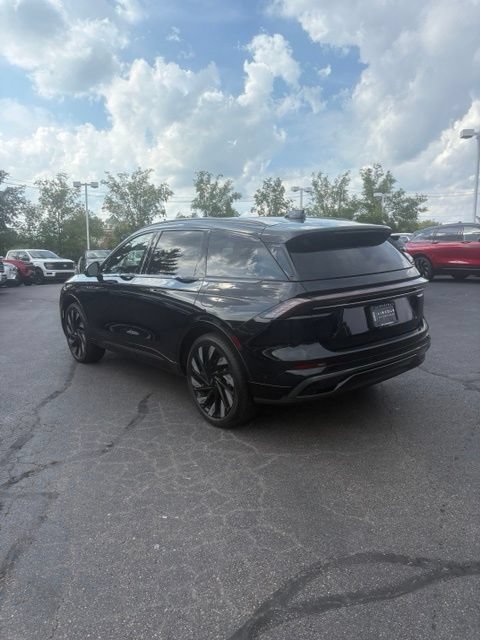 Used 2024 Lincoln Nautilus Reserve w/ Equipment Group 202A AWD/4WD image 6