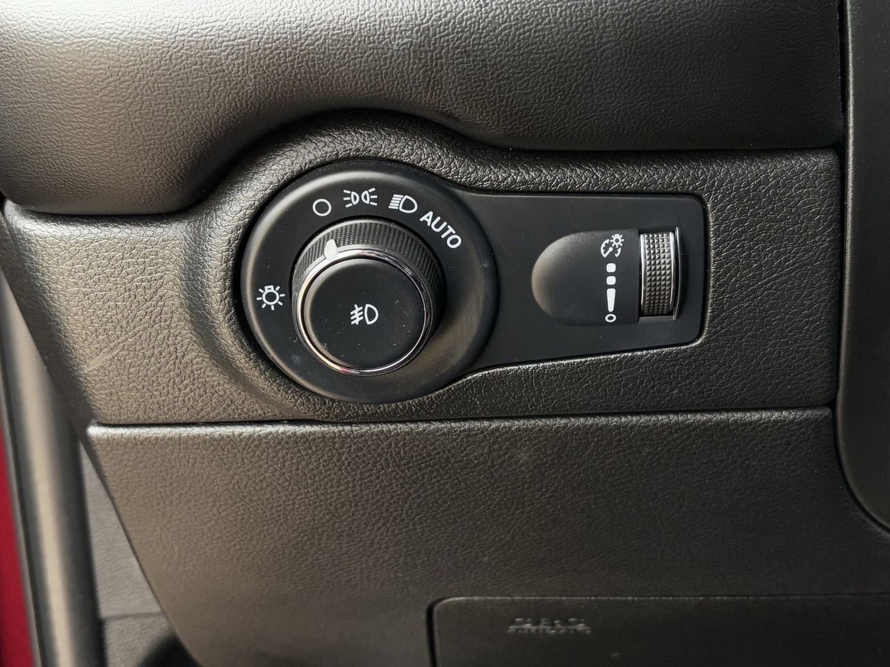 Used 2023 Dodge Durango GT image 23