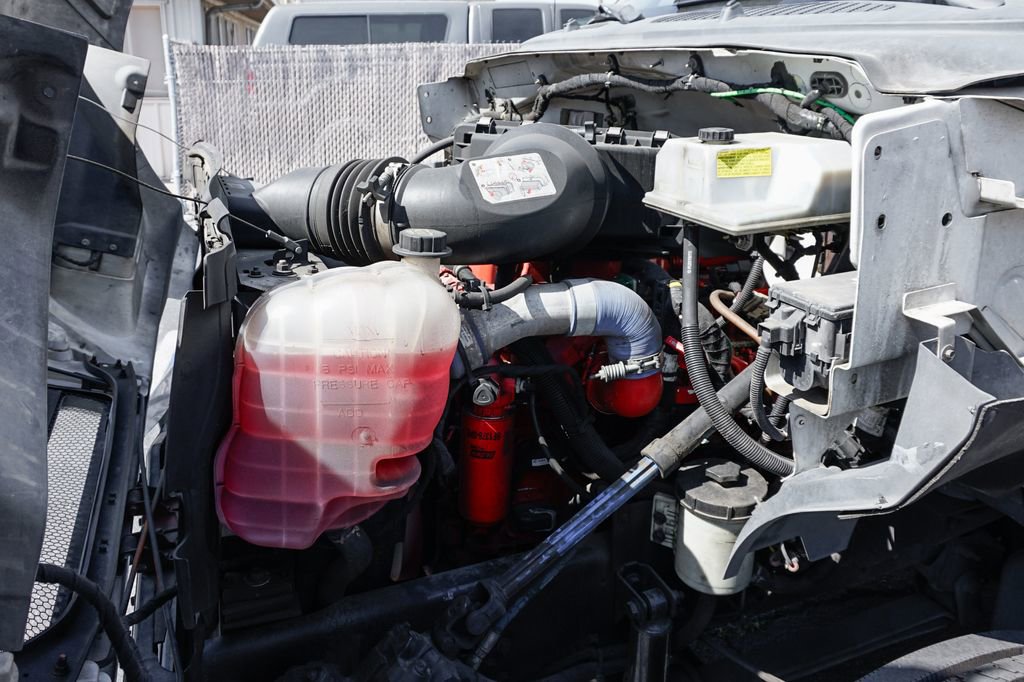 Used 2015 Ford F650 2WD Crew Cab Super Duty image 19