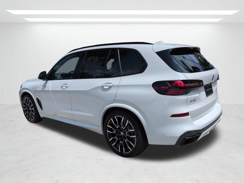 New 2026 BMW X5 xDrive50e w/ M Sport Package AWD/4WD image 6