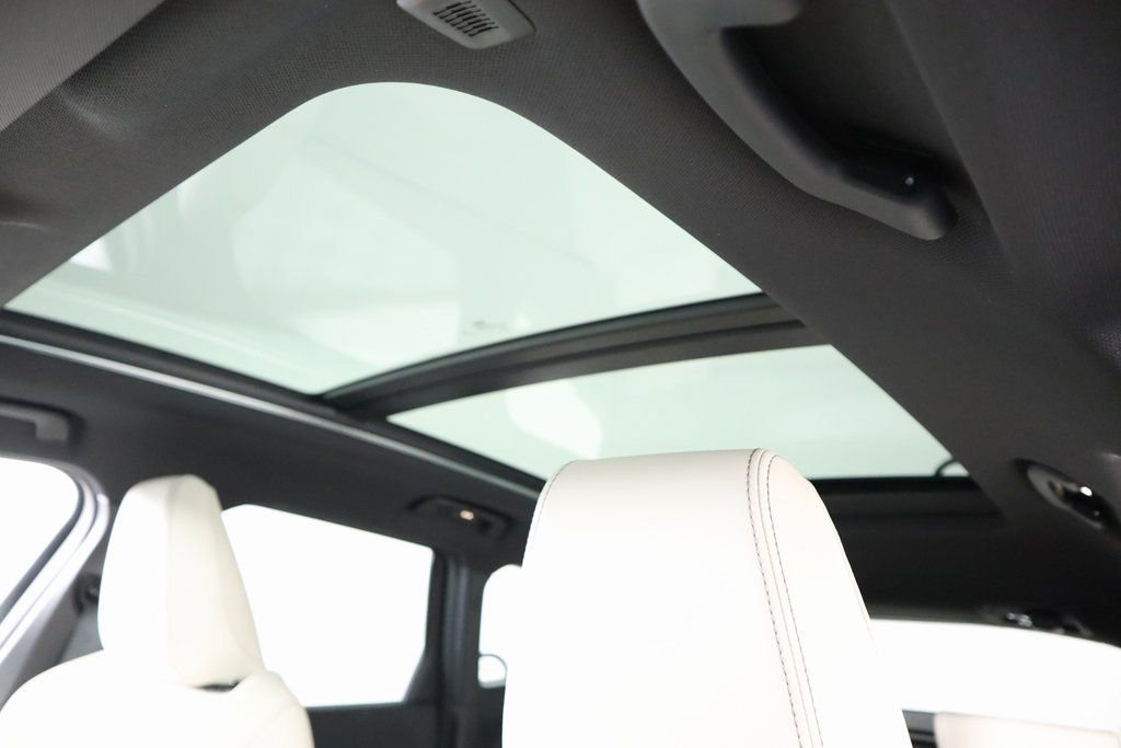 New 2025 BMW X1 xDrive28i AWD/4WD image 17