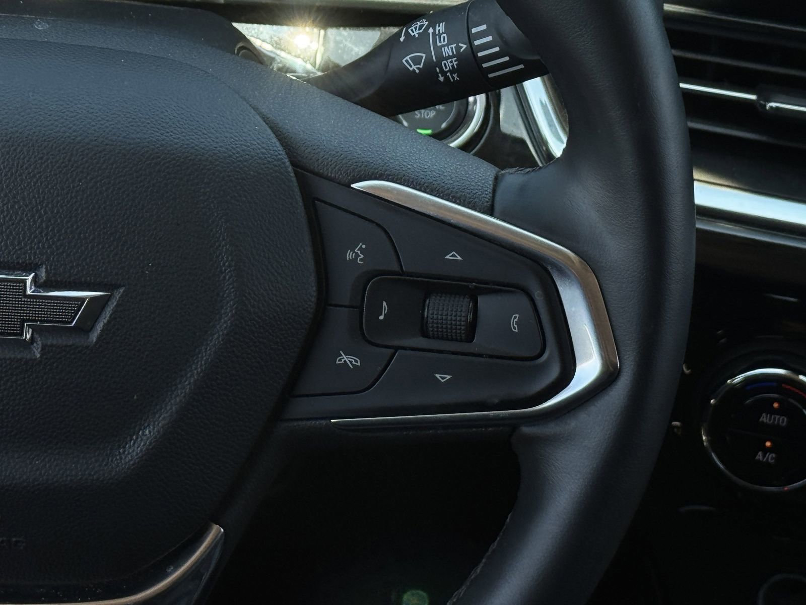 Used 2025 Chevrolet Trax ACTIV w/ Sunroof Package FWD image 16