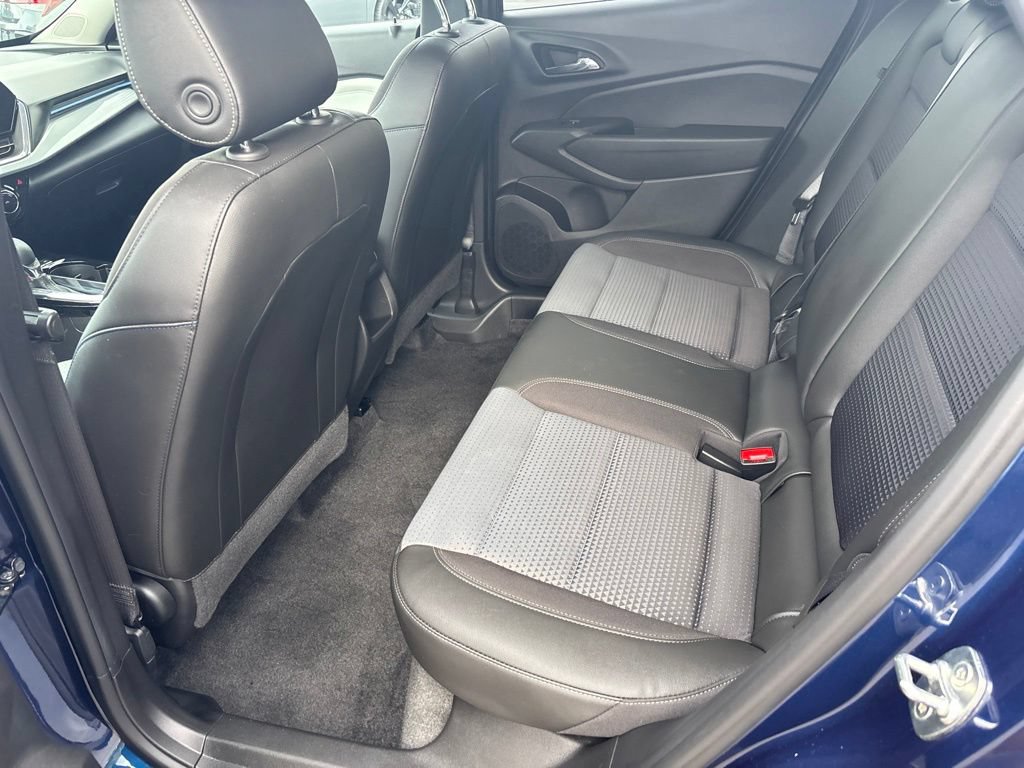 Used 2024 Chevrolet Trax LT w/ Sunroof Package FWD image 16