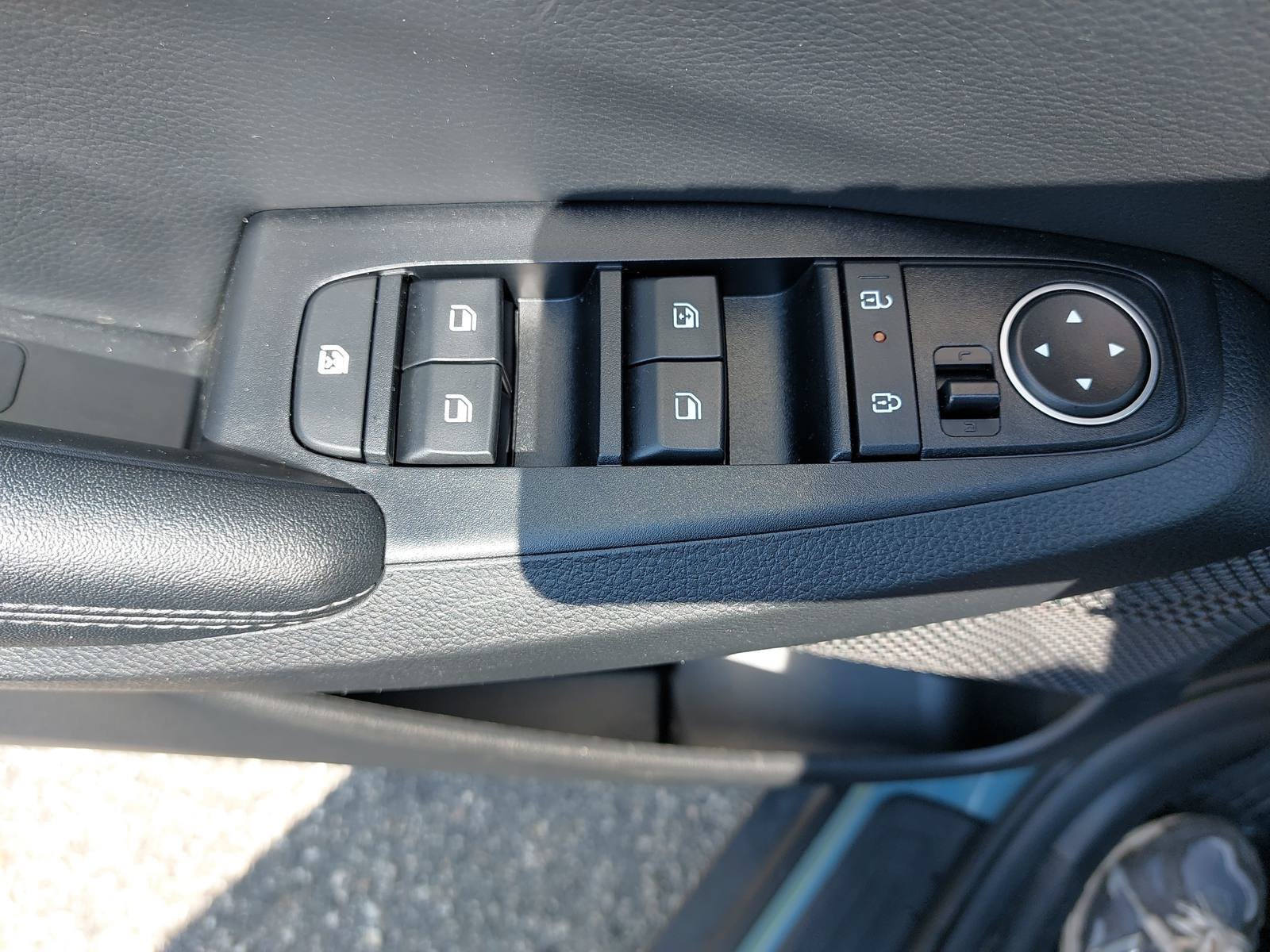Used 2025 Kia Seltos S FWD image 28