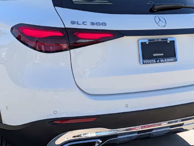 Used 2025 Mercedes-Benz GLC 300 4MATIC image 8